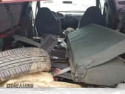 ✅ 1993 Ford Bronco XL • VIN: 1FMEU15N4PLA87622 • Lot: 59385185. Wystawiony na Copart z przebiegiem Nie podano. Bezpłatny archiwum sprzedaży aukcyjnych z USA i szczegółowy raport historii pojazdu na DreamBid. Zdjęcie 10.