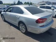 ✅ 2018 Volkswagen Passat SE • VIN: 1VWBA7A31JC015482 • Lot: 42494895. Listed on IAAI with 35,026 mi. Free auction sales archive from the USA and detailed vehicle history report at DreamBid. Image 3.