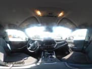 ✅ 2023 Toyota Highlander Hybrid LE • VIN: 5TDBBRCH3PS563043 • Lot: 42565847. Wystawiony na IAAI z przebiegiem 24 950 mil. Bezpłatny archiwum sprzedaży aukcyjnych z USA i szczegółowy raport historii pojazdu na DreamBid. Zdjęcie 18.