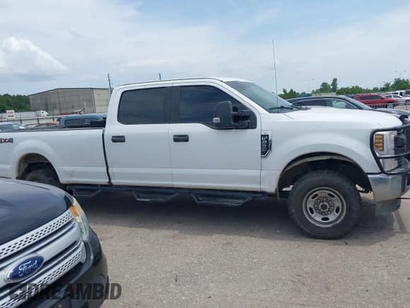 ✅ 2018 Ford F-250 XL • VIN: 1FT7W2B60JEC59800 • Lot: 42458664. Listed on IAAI with 198,245 mi. Free auction sales archive from the USA and detailed vehicle history report at DreamBid. Image 13.