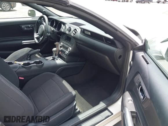 ✅ 2017 Ford Mustang V6 • VIN: 1FATP8EM8H5313529 • Lot: 42718489. Listed on IAAI with 32,926 mi. Free auction sales archive from the USA and detailed vehicle history report at DreamBid. Image 5.