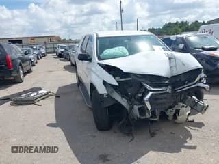 ✅ 2018 Chevrolet Traverse LS • VIN: 1GNERFKW6JJ136040 • Lot: 43295112. Wystawiony na IAAI z przebiegiem 109 378 mil. Bezpłatny archiwum sprzedaży aukcyjnych z USA i szczegółowy raport historii pojazdu na DreamBid. Zdjęcie 1.