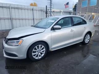 ✅ 2012 Volkswagen Jetta SE • VIN: 3VWDX7AJ8CM305807 • Lot: 90062345. Wystawiony na Copart z przebiegiem 203 645 mil. Bezpłatny archiwum sprzedaży aukcyjnych z USA i szczegółowy raport historii pojazdu na DreamBid. Zdjęcie 1.