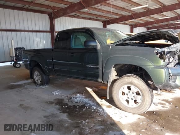 ✅ 2013 Toyota Tacoma • VIN: 5TFUX4EN5DX021738 • Lot: 41392449. Listed on IAAI with 143,057 mi. Free auction sales archive from the USA and detailed vehicle history report at DreamBid. Image 14.