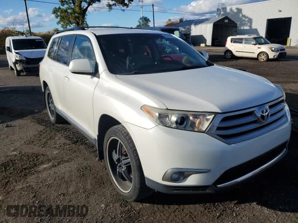 ✅ 2012 Toyota Highlander SE • VIN: 5TDBK3EHXCS153554 • Lot: 85291955. Listed on Copart with 276,117 mi. Free auction sales archive from the USA and detailed vehicle history report at DreamBid. Image 4.