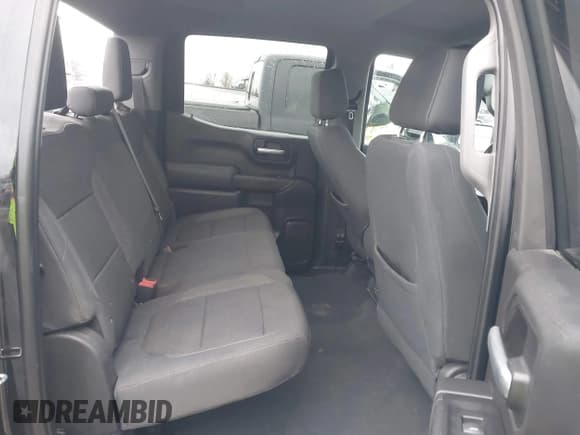 ✅ 2019 Chevrolet Silverado 1500 LT • VIN: 3GCPYDEK7KG138139 • Lot: 43720288. Wystawiony na IAAI z przebiegiem 97 800 mil. Bezpłatny archiwum sprzedaży aukcyjnych z USA i szczegółowy raport historii pojazdu na DreamBid. Zdjęcie 8.