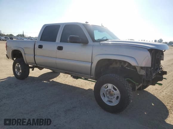 ✅ 2005 Chevrolet Silverado 2500HD LS • VIN: 1GCHK23U65F897501 • Лот: 87408535. Опубликован ранее на Copart с пробегом 140 369 миль. Бесплатный доступ к архиву аукционных продаж из США и подробный отчёт об истории автомобиля на DreamBid. Изображение 4.