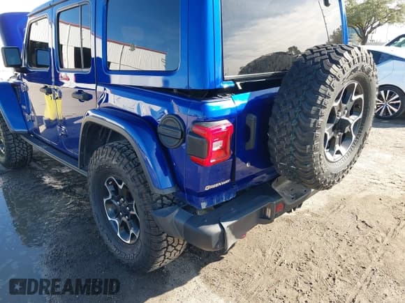 ✅ 2020 Jeep Wrangler Unlimited Recon • VIN: 1C4HJXFN0LW265479 • Lot: 43655987. Listed on IAAI with 85,805 mi. Free auction sales archive from the USA and detailed vehicle history report at DreamBid. Image 6.