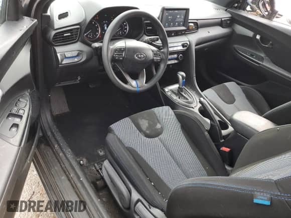 2019 Hyundai Veloster 2.0 z VIN KMHTG6AF4KU011847, wystawiony jako Copart lot #84816564 z przebiegiem 63 746 mil mil oraz Nie do naprawy • Non repairable. Historia ofert i sprzedaży dostępna na DreamBid. Obrazek 8.