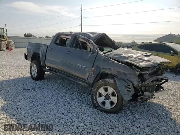 ✅ 2015 Toyota Tacoma • VIN: 5TFLU4EN0FX137341 • Лот: 82610895. Опубликован ранее на Copart с пробегом Не указан. Бесплатный доступ к архиву аукционных продаж из США и подробный отчёт об истории автомобиля на DreamBid. Изображение 14.