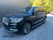✅ 2018 Lincoln Navigator Select • VIN: 5LMJJ3JT6JEL15197 • Lot: 93370635. Wystawiony na Copart z przebiegiem 224 092 mil. Bezpłatny archiwum sprzedaży aukcyjnych z USA i szczegółowy raport historii pojazdu na DreamBid. Zdjęcie 2.