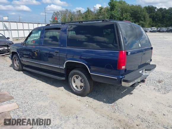 ✅ 1998 Chevrolet Suburban • VIN: 1GNEC16R5WJ301978 • Lot: 43262068. Listed on IAAI with 174,880 mi. Free auction sales archive from the USA and detailed vehicle history report at DreamBid. Image 3.