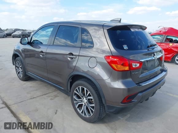 ✅ 2018 Mitsubishi Outlander ES • VIN: JA4AP3AU9JZ001593 • Lot: 43475982. Listed on IAAI with 125,807 mi. Free auction sales archive from the USA and detailed vehicle history report at DreamBid. Image 3.