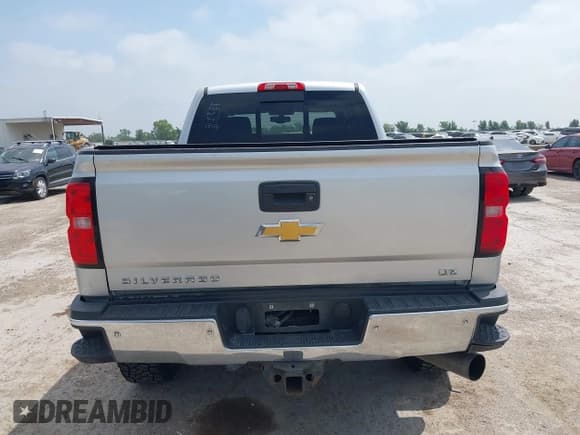 ✅ 2016 Chevrolet Silverado 2500HD LTZ • VIN: 1GC1KWE84GF116471 • Lot: 42320881. Listed on IAAI with 240,834 mi. Free auction sales archive from the USA and detailed vehicle history report at DreamBid. Image 16.