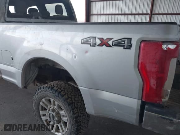 ✅ 2017 Ford F-250 Lariat • VIN: 1FT7W2B64HED52264 • Lot: 41180825. Listed on IAAI with 192,109 mi. Free auction sales archive from the USA and detailed vehicle history report at DreamBid. Image 19.