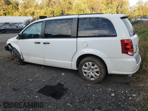 ✅ 2019 Dodge Grand Caravan SE • VIN: 2C4RDGBG5KR737606 • Lot: 82572365. Wystawiony na Copart z przebiegiem 101 461 mil. Bezpłatny archiwum sprzedaży aukcyjnych z USA i szczegółowy raport historii pojazdu na DreamBid. Zdjęcie 2.