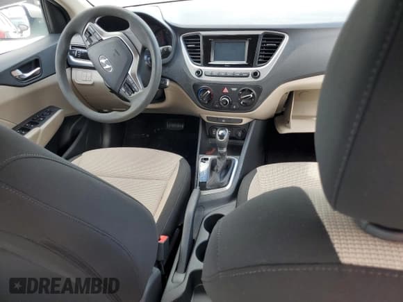 ✅ 2020 Hyundai Accent SE • VIN: 3KPC24A69LE122398 • Лот: 75115924. Опубликован ранее на Copart с пробегом Не указан. Бесплатный доступ к архиву аукционных продаж из США и подробный отчёт об истории автомобиля на DreamBid. Изображение 8.