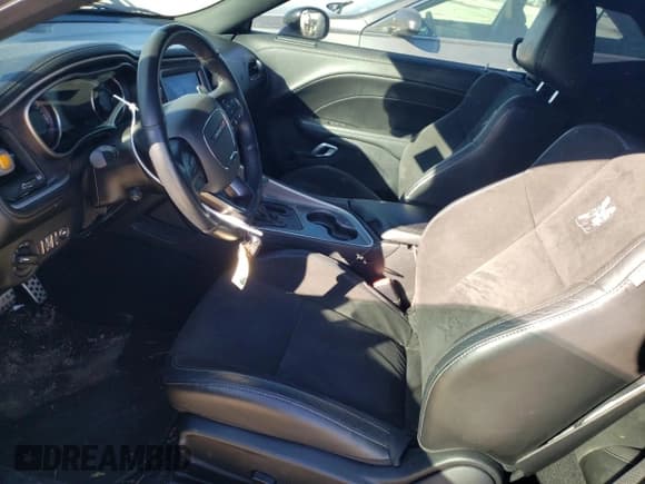 ✅ 2022 Dodge Challenger R/T Scat Pack Widebody • VIN: 2C3CDZFJ6NH164446 • Lot: 72323342. Wystawiony na Copart z przebiegiem 21 608 mil. Bezpłatny archiwum sprzedaży aukcyjnych z USA i szczegółowy raport historii pojazdu na DreamBid. Zdjęcie 7.