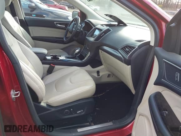 ✅ 2016 Ford Edge Titanium • VIN: 2FMPK4K97GBC63702 • Lot: 43707145. Wystawiony na IAAI z przebiegiem 86 866 mil. Bezpłatny archiwum sprzedaży aukcyjnych z USA i szczegółowy raport historii pojazdu na DreamBid. Zdjęcie 5.