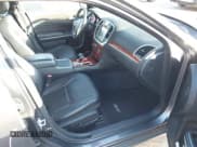 ✅ 2014 Chrysler 300 Uptown Edition • VIN: 2C3CCAAG7EH301572 • Лот: 43624336. Опубликован ранее на IAAI с пробегом 152 886 миль. Бесплатный доступ к архиву аукционных продаж из США и подробный отчёт об истории автомобиля на DreamBid. Изображение 5.