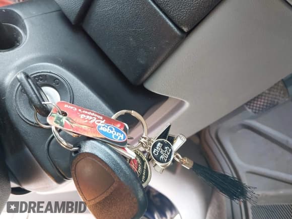 ✅ 2007 Chevrolet Equinox LT • VIN: 2CNDL63F476116357 • Лот: 41467651. Опубликован ранее на IAAI с пробегом 165 935 миль. Бесплатный доступ к архиву аукционных продаж из США и подробный отчёт об истории автомобиля на DreamBid. Изображение 11.