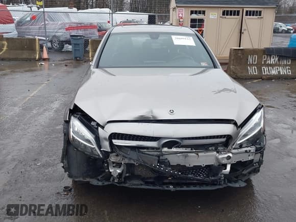 ✅ 2019 Mercedes-Benz C 300 • VIN: 55SWF8EBXKU318356 • Lot: 38609115. Wystawiony na IAAI z przebiegiem 47 860 mil. Bezpłatny archiwum sprzedaży aukcyjnych z USA i szczegółowy raport historii pojazdu na DreamBid. Zdjęcie 13.