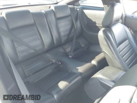 ✅ 2005 Ford Mustang GT Deluxe • VIN: 1ZVHT82H255233669 • Лот: 43479285. Опубликован ранее на IAAI с пробегом 245 239 миль. Бесплатный доступ к архиву аукционных продаж из США и подробный отчёт об истории автомобиля на DreamBid. Изображение 8.