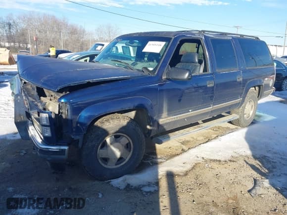 ✅ 1998 GMC Suburban • VIN: 1GKFK16R7WJ700525 • Lot: 41305248. Wystawiony na IAAI z przebiegiem 205 300 mil. Bezpłatny archiwum sprzedaży aukcyjnych z USA i szczegółowy raport historii pojazdu na DreamBid. Zdjęcie 2.