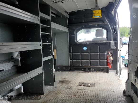 ✅ 2018 Ford Transit • VIN: 1FTBW2CM7JKA13948 • Lot: 64656735. Wystawiony na Copart z przebiegiem 203 847 mil. Bezpłatny archiwum sprzedaży aukcyjnych z USA i szczegółowy raport historii pojazdu na DreamBid. Zdjęcie 10.