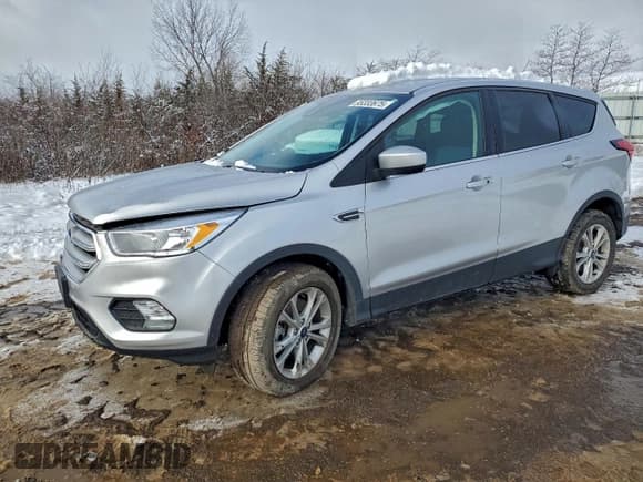 ✅ 2019 Ford Escape SE • VIN: 1FMCU9GD1KUB51645 • Лот: 95333675. Опубликован ранее на Copart с пробегом 85 719 миль. Бесплатный доступ к архиву аукционных продаж из США и подробный отчёт об истории автомобиля на DreamBid. Изображение 1.