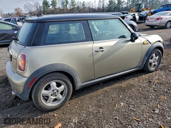 ✅ 2010 MINI Hardtop • VIN: WMWMF3C57ATZ65167 • Lot: 93572315. Listed on Copart with 35,300 mi. Free auction sales archive from the USA and detailed vehicle history report at DreamBid. Image 3.