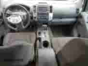 2015 Nissan Frontier SV z VIN 1N6AD0CW3FN763650, wystawiony jako Copart lot #83814625 z przebiegiem 124 628 mil mil oraz Szkoda całkowita • Salvage title. Historia ofert i sprzedaży dostępna na DreamBid. Obrazek 8.