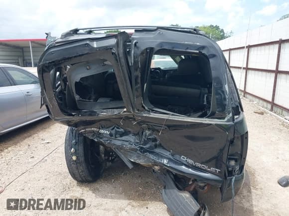 ✅ 2001 Chevrolet Suburban LS • VIN: 3GNEC16T71G254622 • Лот: 42115442. Опубликован ранее на IAAI с пробегом Не указан. Бесплатный доступ к архиву аукционных продаж из США и подробный отчёт об истории автомобиля на DreamBid. Изображение 17.