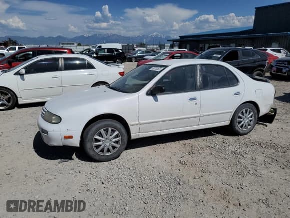 ✅ 1995 Nissan Altima GLE • VIN: 1N4BU31D2SC186485 • Lot: 58370355. Listed on Copart with 188,520 mi. Free auction sales archive from the USA and detailed vehicle history report at DreamBid. Image 1.