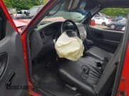 ✅ 2003 Ford Ranger XL • VIN: 1FTYR10D03TA29793 • Lot: 42352575. Wystawiony na IAAI z przebiegiem 152 604 mil. Bezpłatny archiwum sprzedaży aukcyjnych z USA i szczegółowy raport historii pojazdu na DreamBid. Zdjęcie 5.