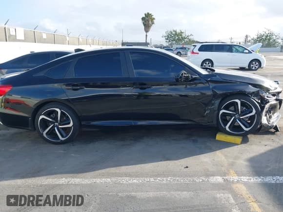 ✅ 2022 Honda Accord Sport SE • VIN: 1HGCV1F40NA017494 • Лот: 43440613. Опубликован ранее на IAAI с пробегом 59 676 миль. Бесплатный доступ к архиву аукционных продаж из США и подробный отчёт об истории автомобиля на DreamBid. Изображение 13.