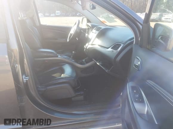 ✅ 2017 Dodge Journey Crossroad Plus • VIN: 3C4PDCGB5HT613144 • Лот: 43670195. Опубликован ранее на IAAI с пробегом 130 009 миль. Бесплатный доступ к архиву аукционных продаж из США и подробный отчёт об истории автомобиля на DreamBid. Изображение 5.