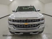 ✅ 2018 Chevrolet Silverado 1500 LTZ • VIN: 1GCVKSEC4JZ317386 • Lot: 93752595. Wystawiony na Copart z przebiegiem 58 004 mil. Bezpłatny archiwum sprzedaży aukcyjnych z USA i szczegółowy raport historii pojazdu na DreamBid. Zdjęcie 5.