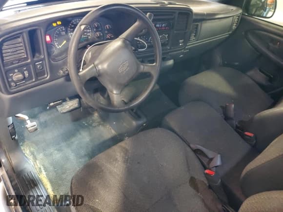 ✅ 2000 Chevrolet Silverado 1500 • VIN: 1GCEK19V3YE218601 • Lot: 90668255. Wystawiony na Copart z przebiegiem 193 542 mil. Bezpłatny archiwum sprzedaży aukcyjnych z USA i szczegółowy raport historii pojazdu na DreamBid. Zdjęcie 8.