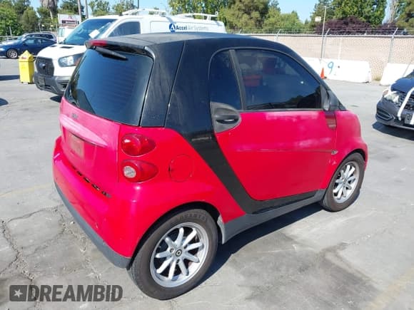 ✅ 2009 Smart fortwo Pure • VIN: WMEEJ31X29K251962 • Лот: 43011856. Опубликован ранее на IAAI с пробегом 92 154 миль. Бесплатный доступ к архиву аукционных продаж из США и подробный отчёт об истории автомобиля на DreamBid. Изображение 4.