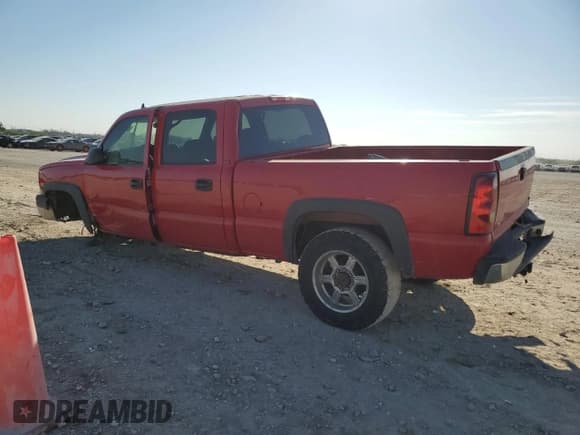 ✅ 2006 Chevrolet Silverado 2500HD LT1 • VIN: 1GCHC23D66F271008 • Lot: 86060564. Wystawiony na Copart z przebiegiem Nie podano. Bezpłatny archiwum sprzedaży aukcyjnych z USA i szczegółowy raport historii pojazdu na DreamBid. Zdjęcie 2.