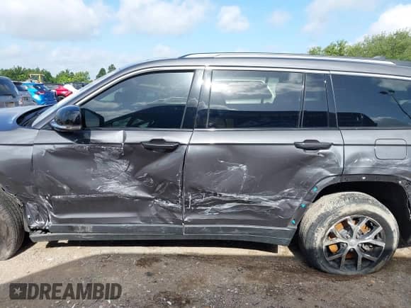 2024 Jeep Grand Cherokee Limited с VIN 1C4RJJBG6R8922632, выставлен на аукционе IAAI как лот 42499733 с пробегом 32 665 миль миль и . История ставок и продаж доступна на DreamBid. Изображение 14.