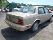 ✅ 1995 Oldsmobile Cutlass Ciera SL • VIN: 1G3AJ55M4S6365467 • Lot: 42183782. Wystawiony na IAAI z przebiegiem 105 044 mil. Bezpłatny archiwum sprzedaży aukcyjnych z USA i szczegółowy raport historii pojazdu na DreamBid. Zdjęcie 4.