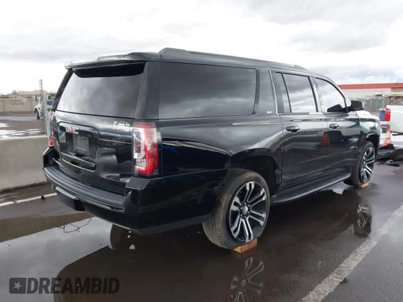 ✅ 2019 GMC Yukon XL SLT • VIN: 1GKS1GKC7KR155668 • Lot: 41751792. Wystawiony na IAAI z przebiegiem 163 537 mil. Bezpłatny archiwum sprzedaży aukcyjnych z USA i szczegółowy raport historii pojazdu na DreamBid. Zdjęcie 4.