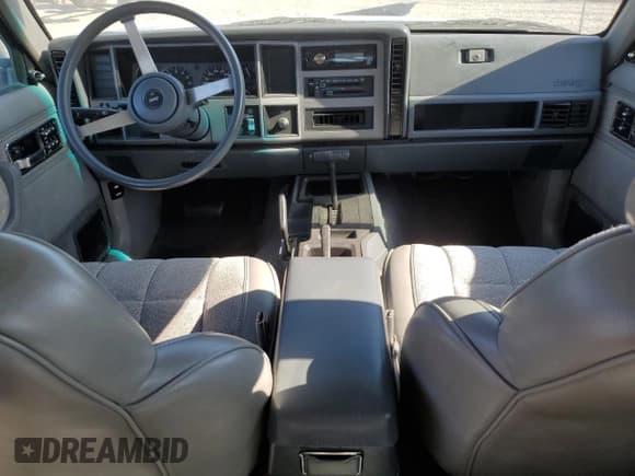 ✅ 1992 Jeep Cherokee • VIN: 1J4FJ58S4NL219909 • Lot: 66944065. Listed on Copart with 127,032 mi. Free auction sales archive from the USA and detailed vehicle history report at DreamBid. Image 8.