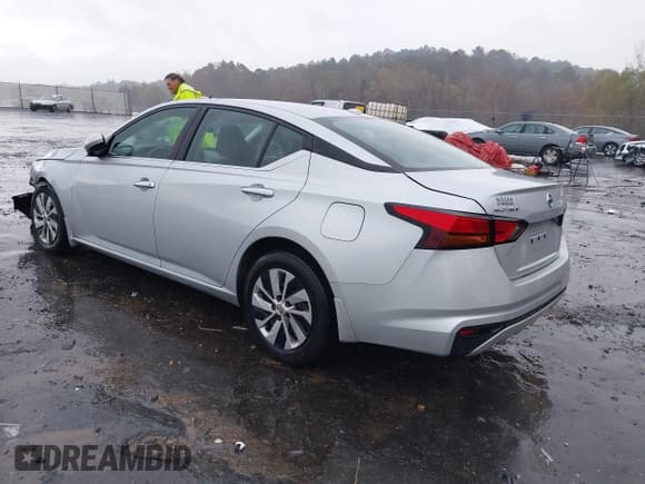 ✅ 2020 Nissan Altima S • VIN: 1N4BL4BV6LN318248 • Lot: 43743877. Listed on IAAI with 102,648 mi. Free auction sales archive from the USA and detailed vehicle history report at DreamBid. Image 3.