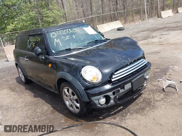 ✅ 2010 MINI Clubman • VIN: WMWML3C58ATX51703 • Lot: 42006124. Wystawiony na IAAI z przebiegiem 155 902 mil. Bezpłatny archiwum sprzedaży aukcyjnych z USA i szczegółowy raport historii pojazdu na DreamBid. Zdjęcie 1.