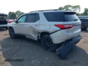 ✅ 2021 Chevrolet Traverse RS • VIN: 1GNEVJKW2MJ239524 • Lot: 42457194. Wystawiony na IAAI z przebiegiem 25 535 mil. Bezpłatny archiwum sprzedaży aukcyjnych z USA i szczegółowy raport historii pojazdu na DreamBid. Zdjęcie 3.