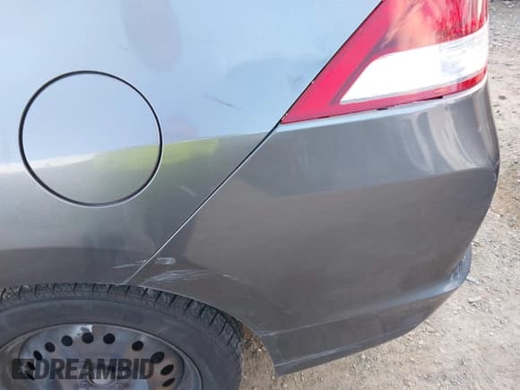 ✅ 2013 Honda Insight LX • VIN: JHMZE2H57DS004186 • Lot: 43671873. Listed on IAAI with 276,397 mi. Free auction sales archive from the USA and detailed vehicle history report at DreamBid. Image 15.