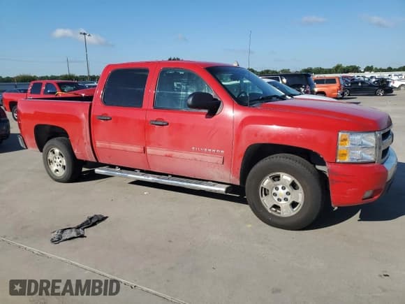 ✅ 2011 Chevrolet Silverado 1500 LT • VIN: 3GCPCSE00BG179987 • Lot: 61046824. Listed on Copart with 265,984 mi. Free auction sales archive from the USA and detailed vehicle history report at DreamBid. Image 4.
